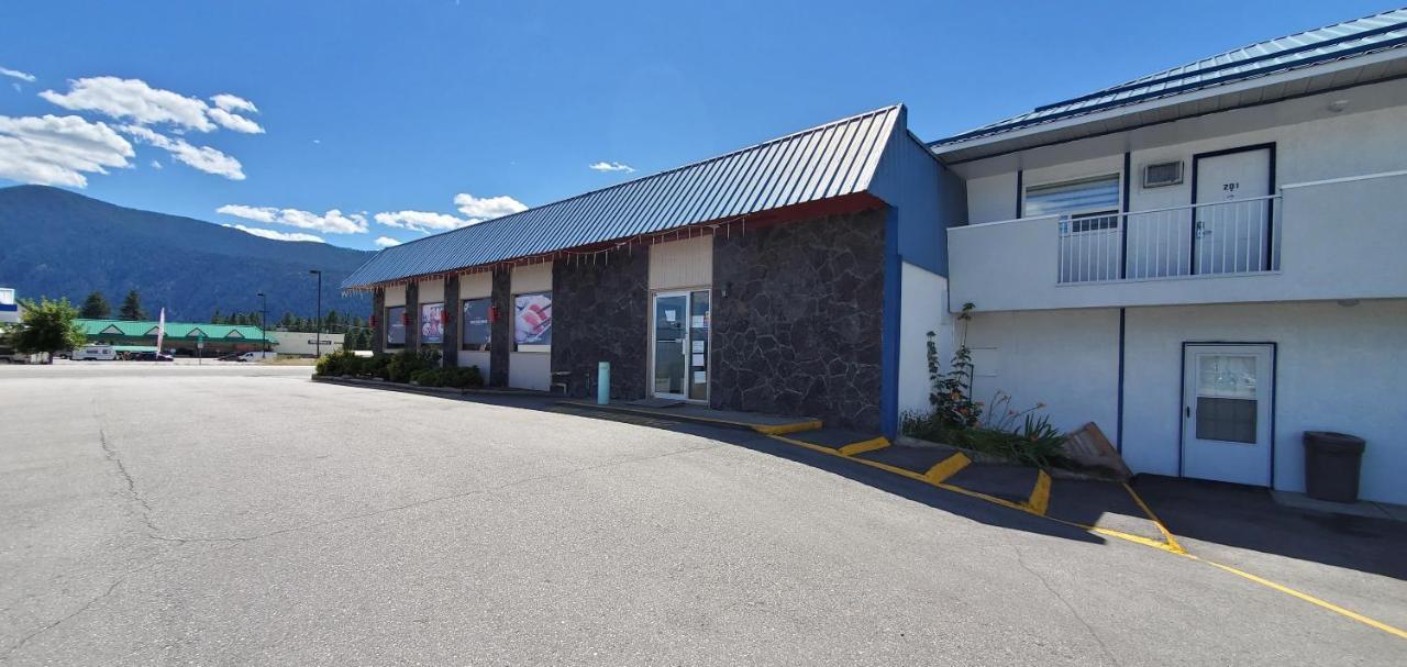 Grand Forks Inn Exterior photo